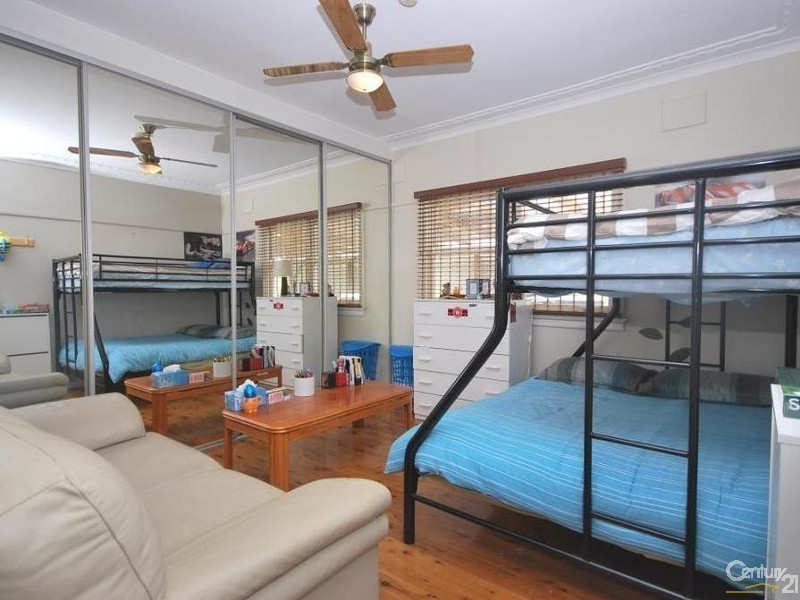 14 Cathcart st, Fairfield NSW 2165