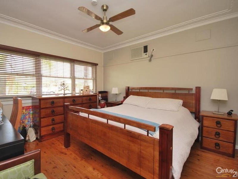 14 Cathcart st, Fairfield NSW 2165