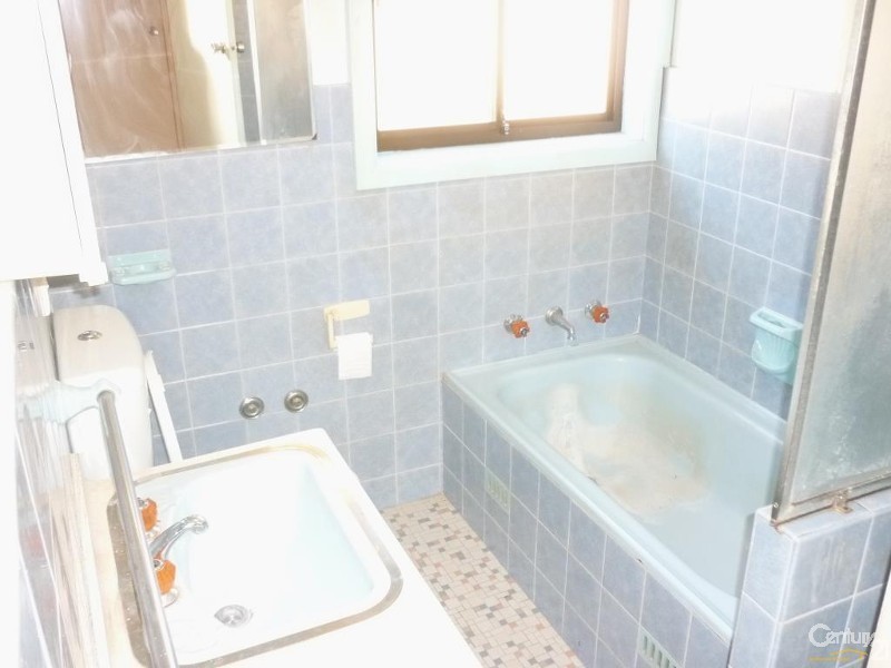 68 Ferngrove Road, Canley Heights NSW 2166