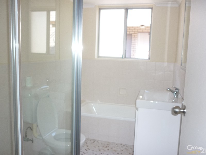 4/82 Harris Street, Fairfield NSW 2165