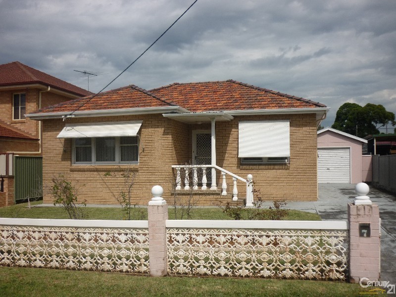 7 Hedges Street, Fairfield NSW 2165
