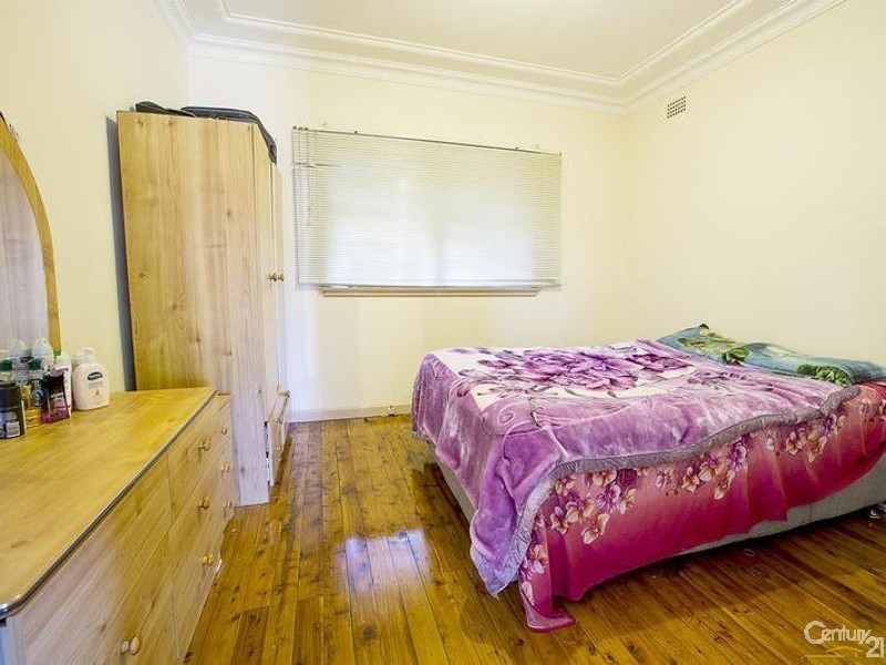 31 Granville Street, Fairfield NSW 2165