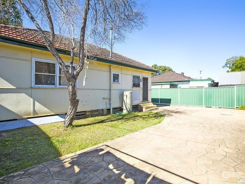 31 Granville Street, Fairfield NSW 2165