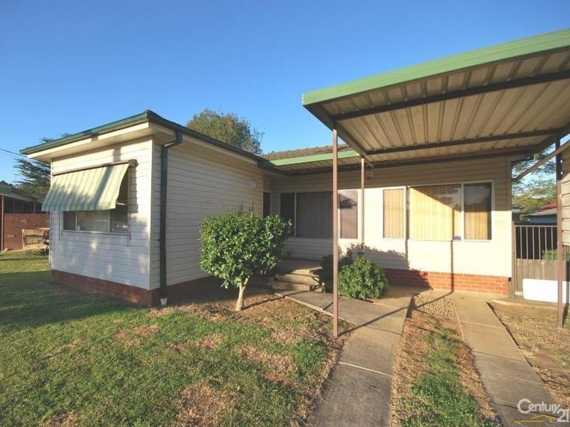 13  Kambala Crescent, Fairfield West NSW 2165