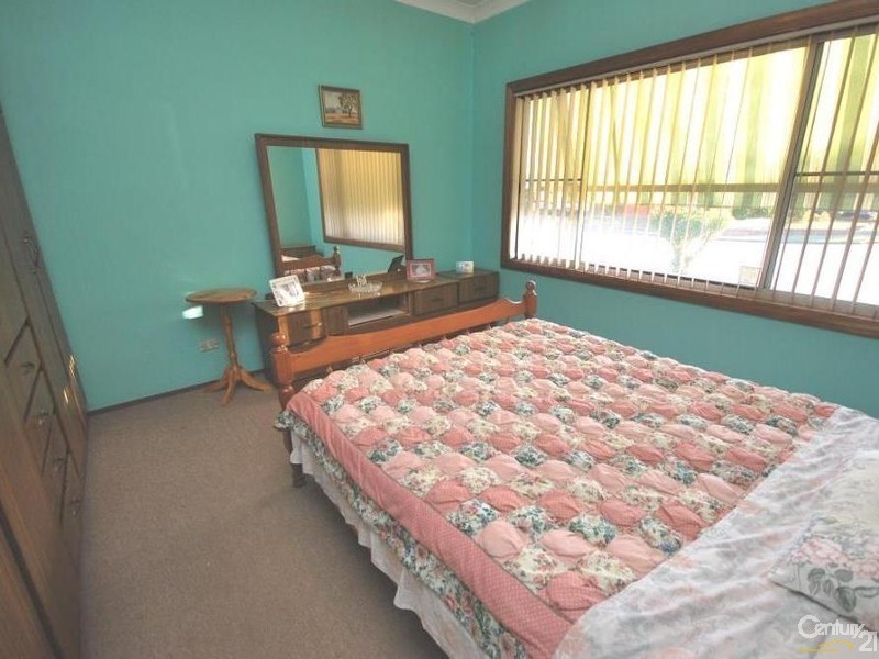 13  Kambala Crescent, Fairfield West NSW 2165