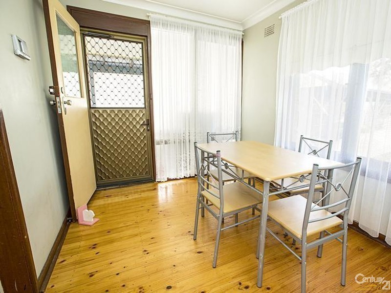 13 Tea Tree Crescent, Macquarie Fields NSW 2564