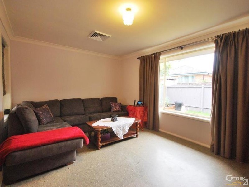 50 Sunny Place, St Johns Park NSW 2176