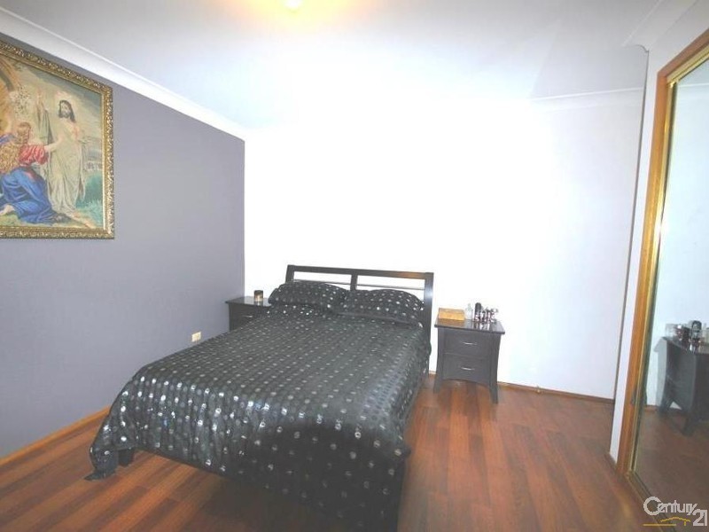 50 Sunny Place, St Johns Park NSW 2176