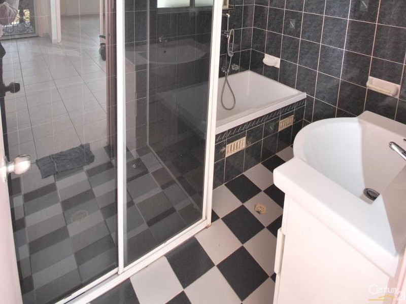 Bossley Park NSW 2176