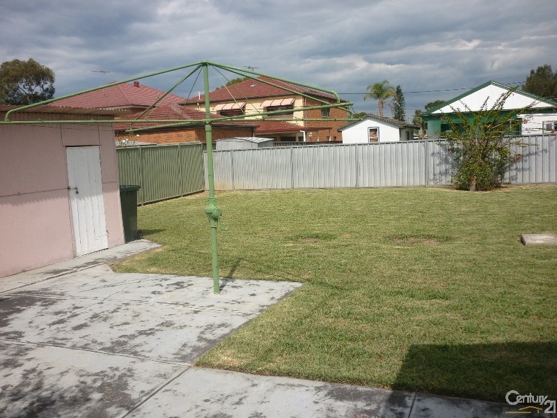 7 Hedges Street, Fairfield NSW 2165