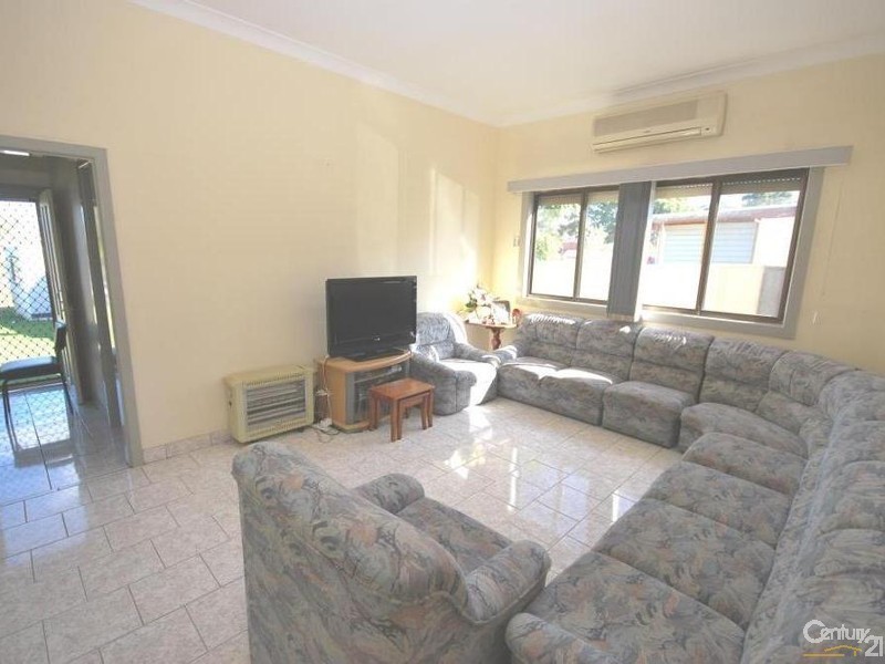 121 The Promenade, Old Guildford NSW 2161