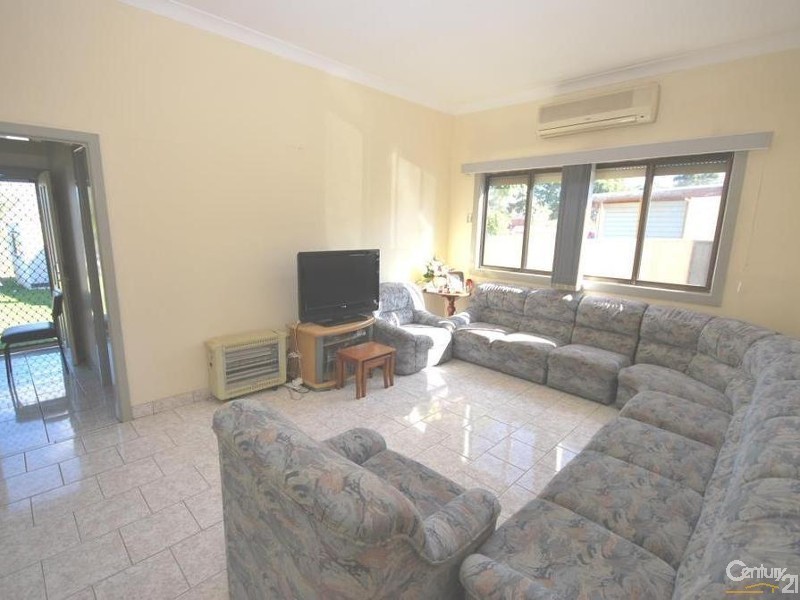 121 The Promenade, Guildford NSW 2161