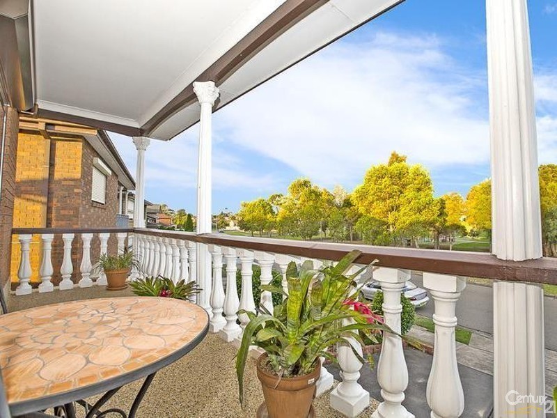 27 Hawthorn Road, St Johns Park NSW 2176