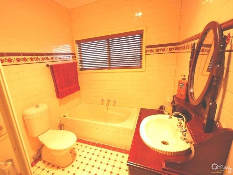 104 Chifley Street, Smithfield NSW 2164