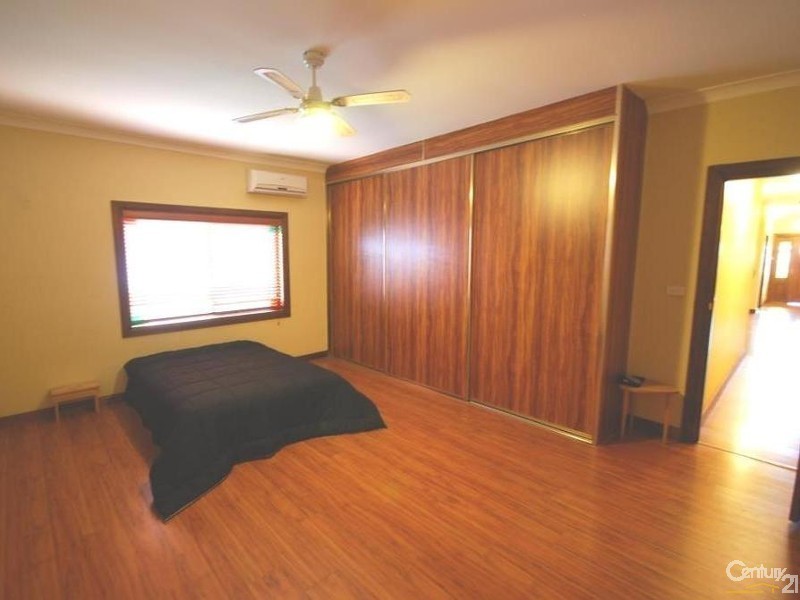 104 Chifley Street, Smithfield NSW 2164