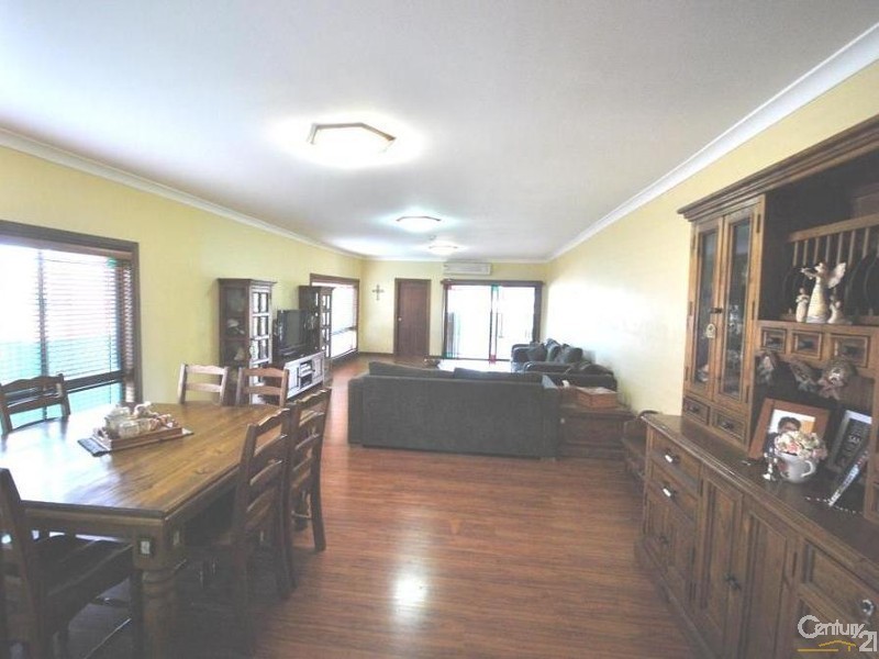 104 Chifley Street, Smithfield NSW 2164