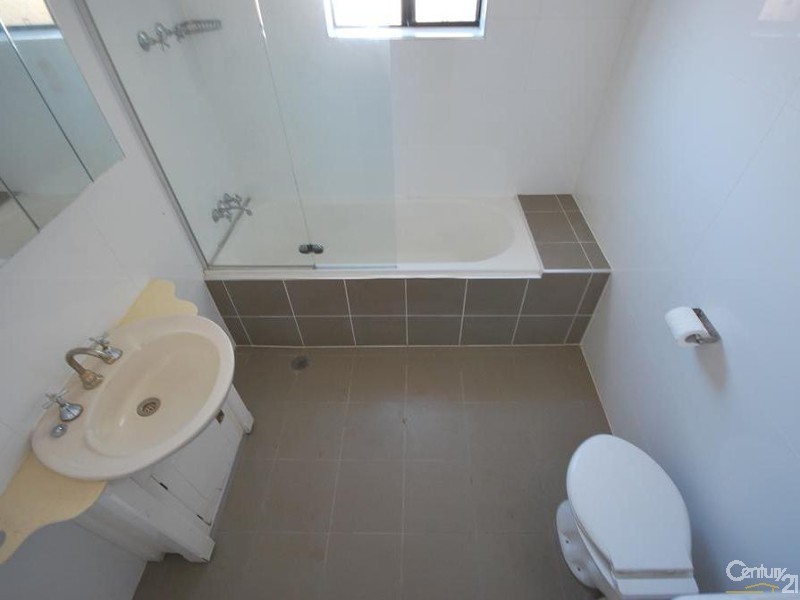 Fairfield East NSW 2165