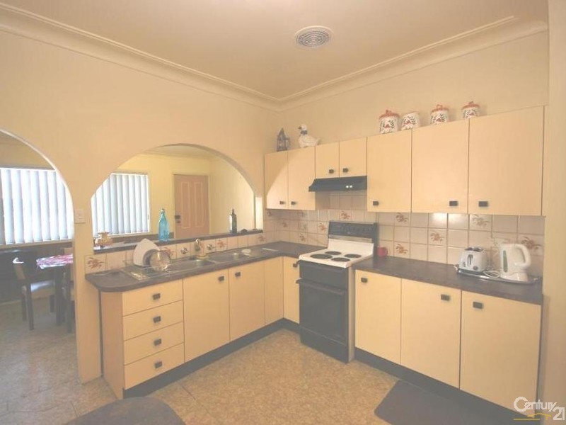 76 Charles Street, Smithfield NSW 2164