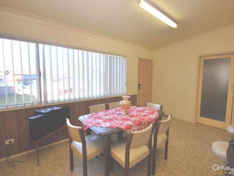 76 Charles Street, Smithfield NSW 2164