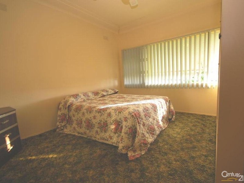 76 Charles Street, Smithfield NSW 2164