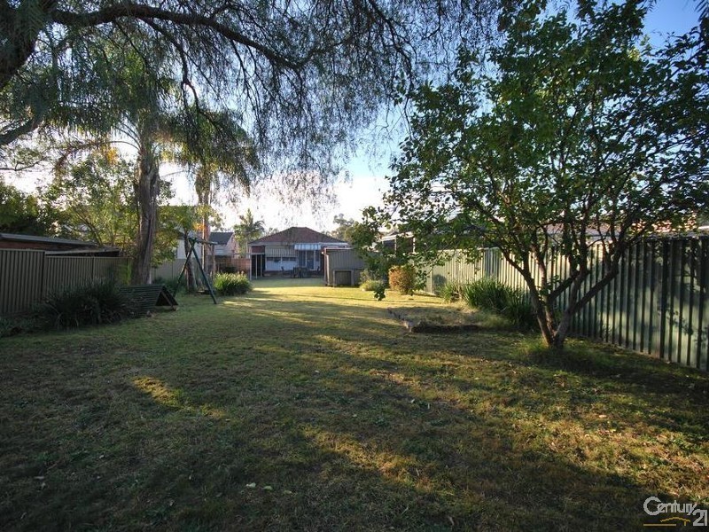 19 West St, Guildford NSW 2161