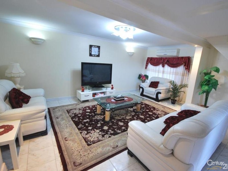 2 Polding Street N, Fairfield NSW 2165