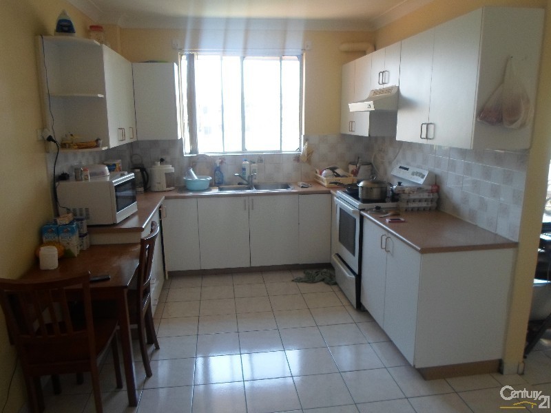 Fairfield NSW 2165