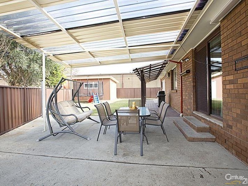 17 Shoalhaven Street, Wakeley NSW 2176