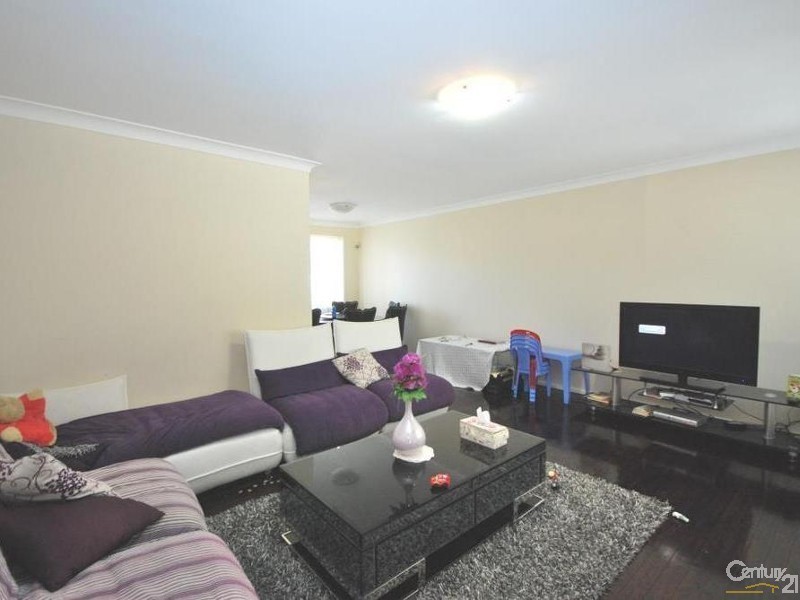 9 Ruby Street, Carramar NSW 2163