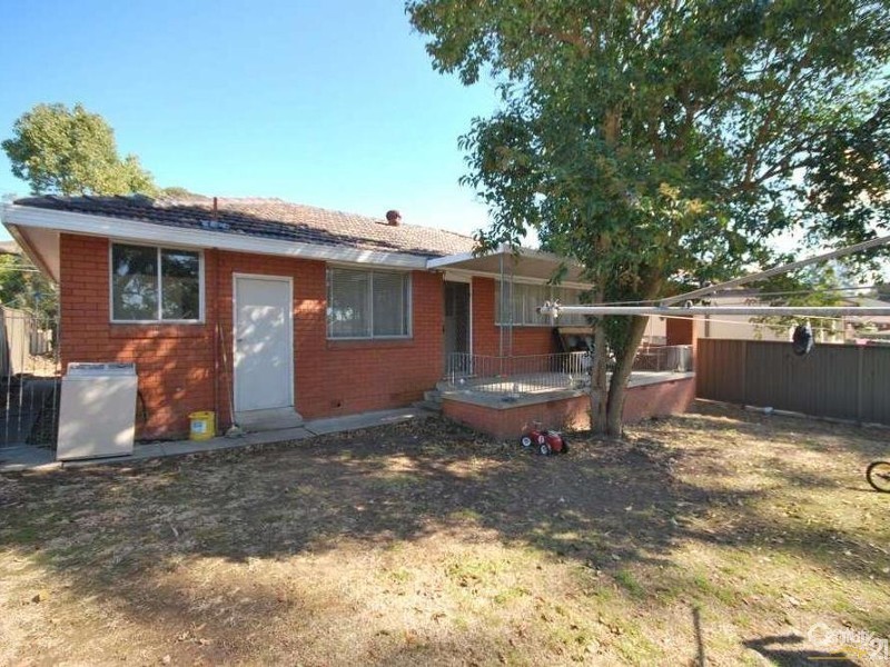 9 Ruby Street, Carramar NSW 2163