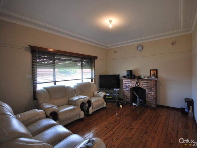 Fairfield West NSW 2165