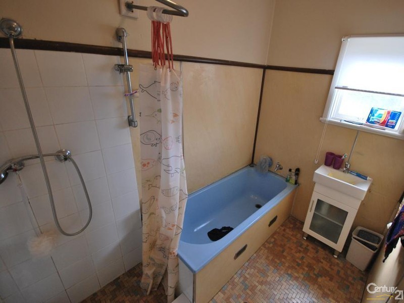 Fairfield West NSW 2165