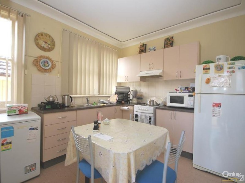 67 Sackville Street, Fairfield NSW 2165