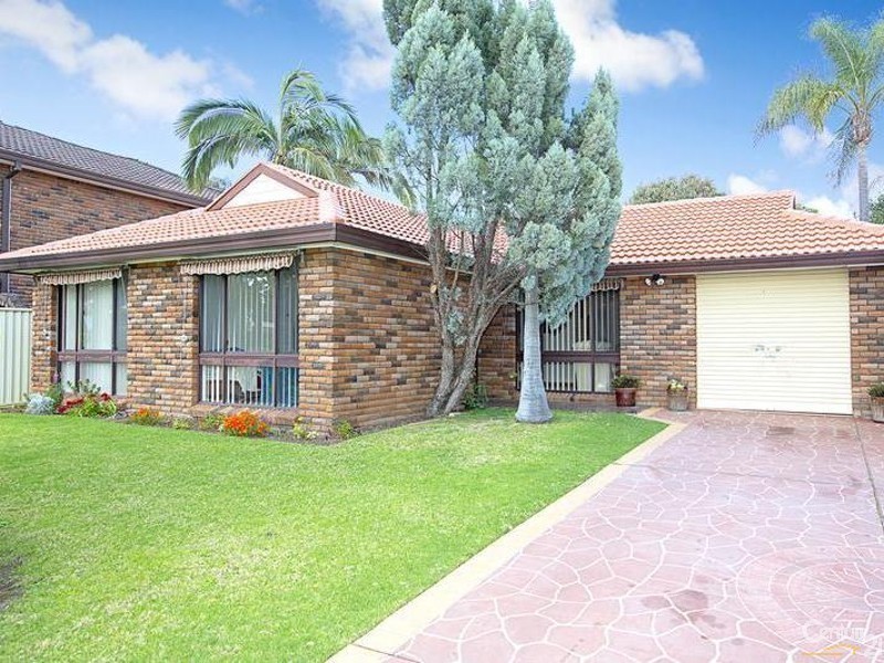 8 Plato Place, Wetherill Park NSW 2164