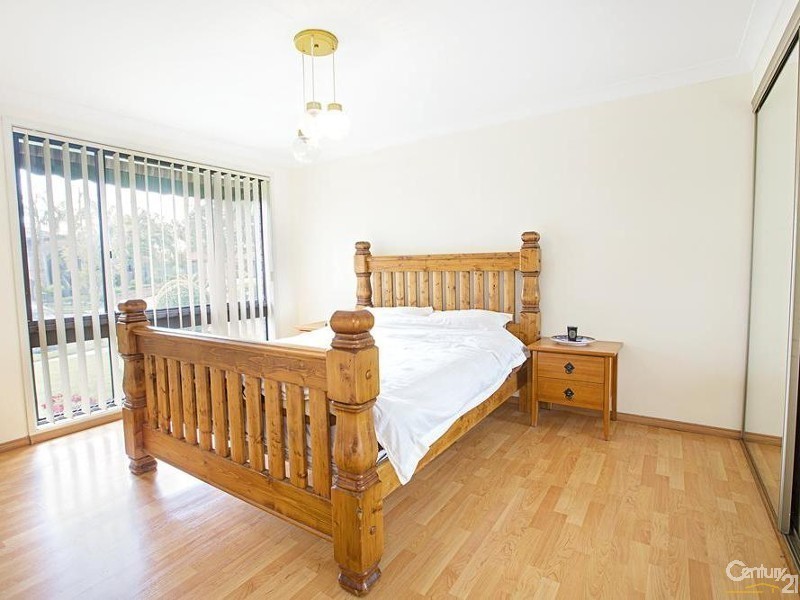 8 Plato Place, Wetherill Park NSW 2164