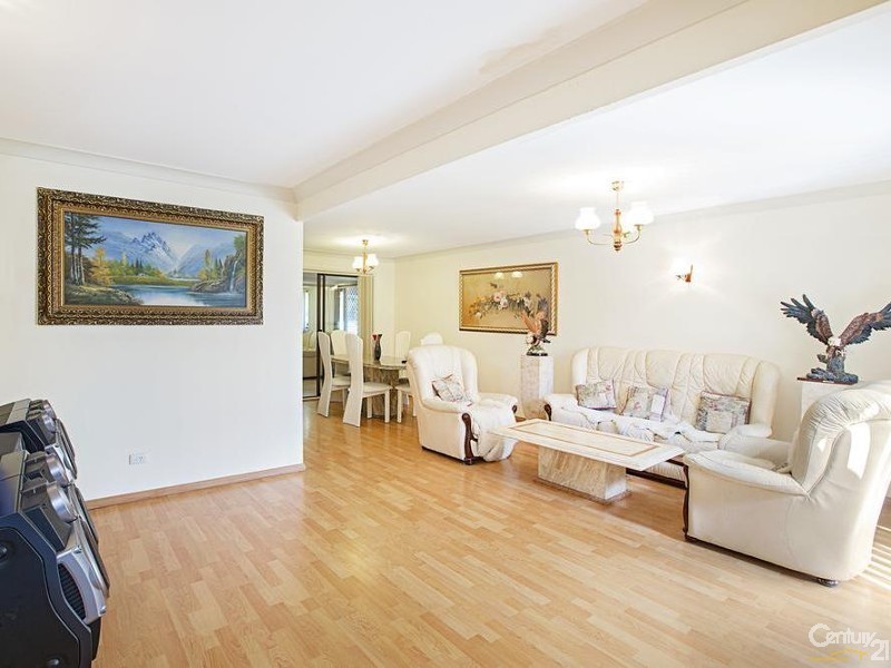 8 Plato Place, Wetherill Park NSW 2164