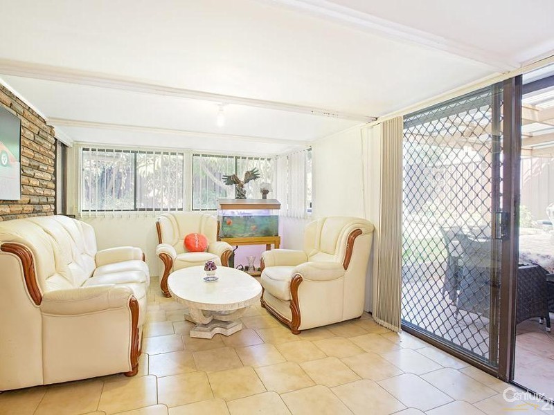 8 Plato Place, Wetherill Park NSW 2164