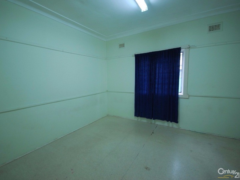 Fairfield NSW 2165