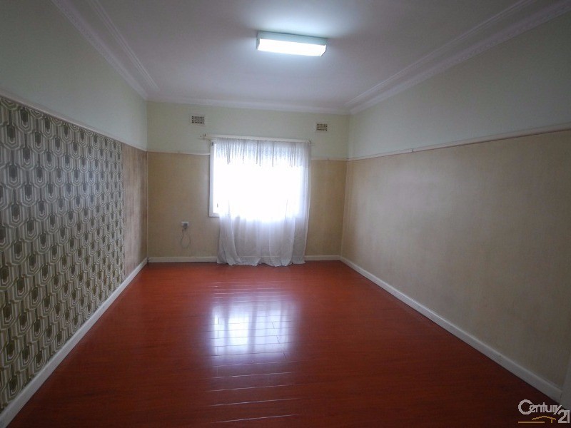 Fairfield NSW 2165