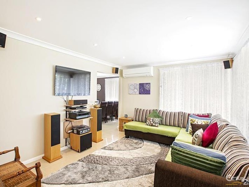 11 Cooma Street, Carramar NSW 2163