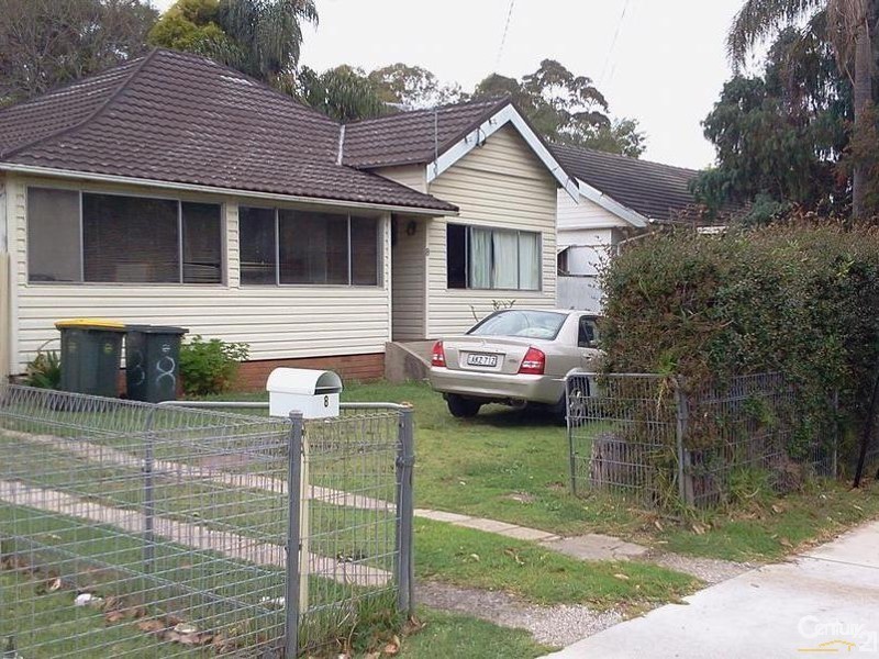 8 Laurel Street, Carramar NSW 2163
