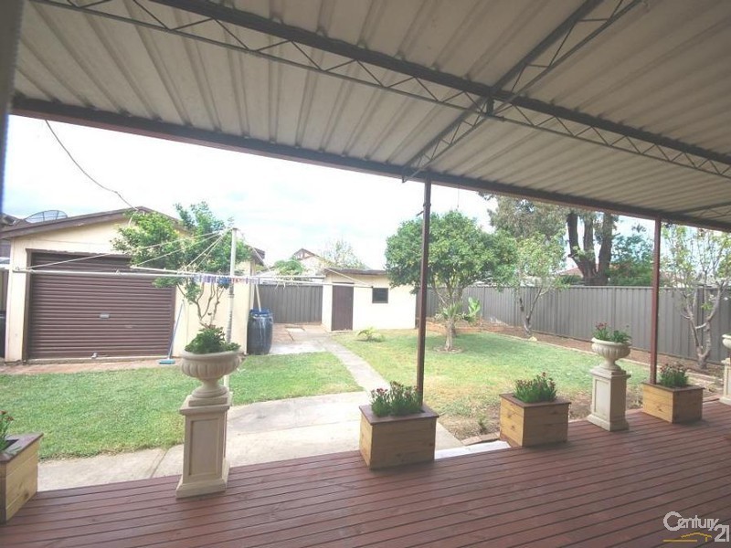 104 Rawson Road, Fairfield West NSW 2165