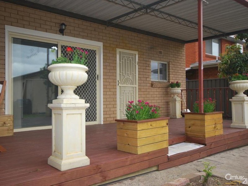 104 Rawson Road, Fairfield West NSW 2165