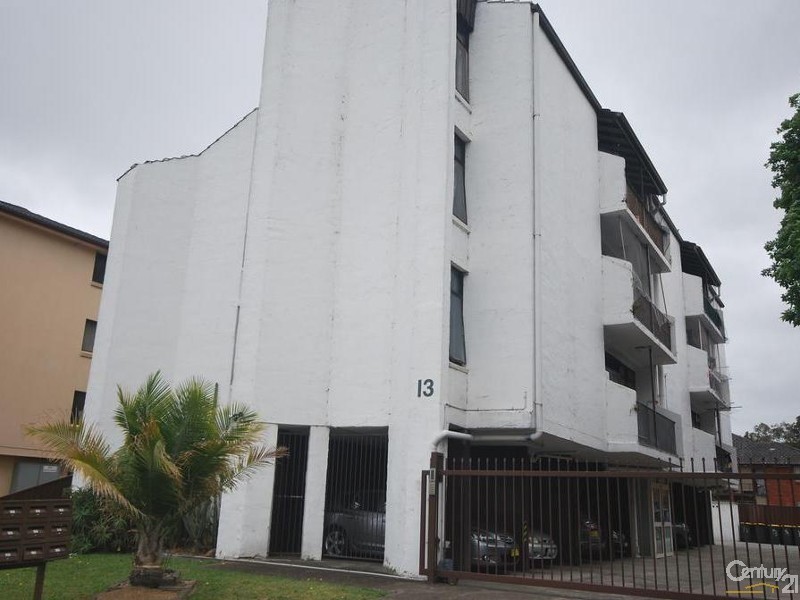 8/13 Hart Street, Warwick Farm NSW 2170