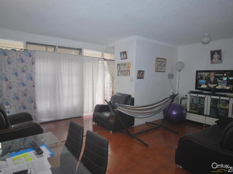 8/13 Hart Street, Warwick Farm NSW 2170