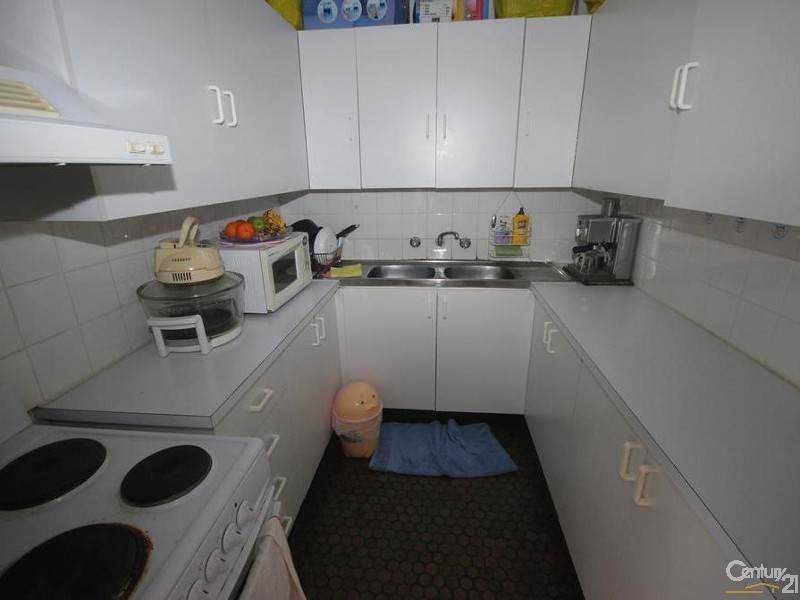 8/13 Hart Street, Warwick Farm NSW 2170