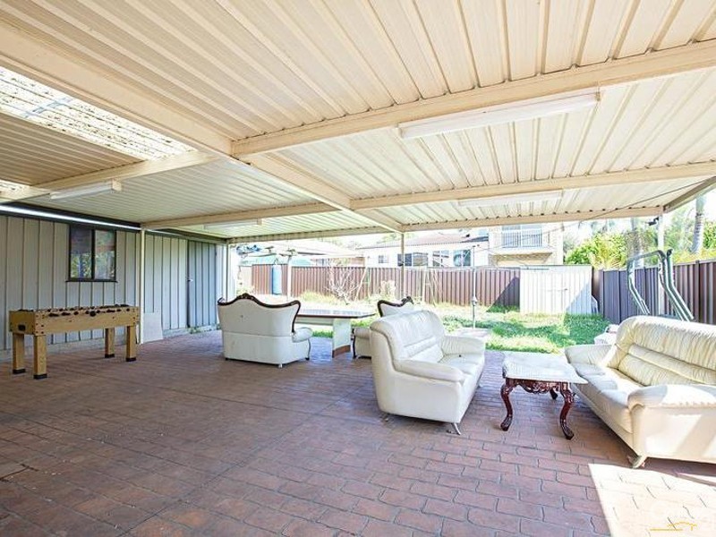 32 Bettong Crescent, Bossley Park NSW 2176