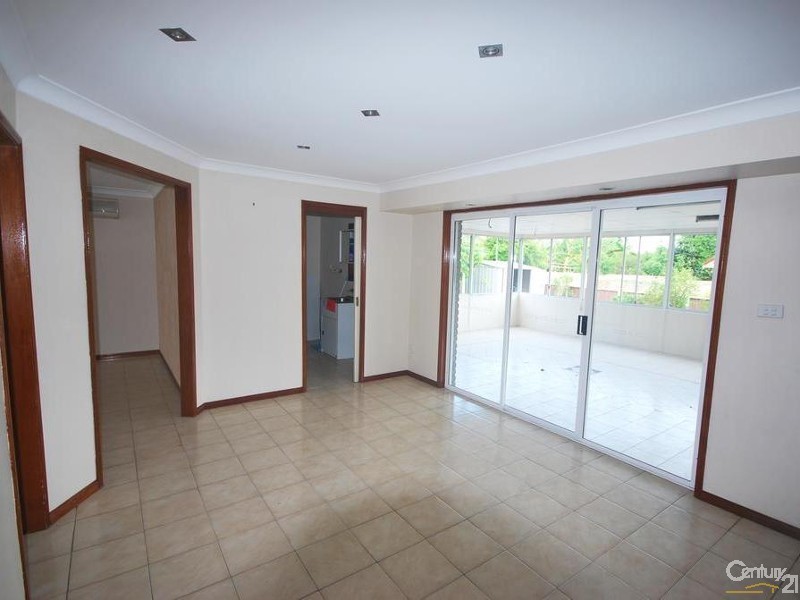 9 Nineveh Crescent, Greenfield Park NSW 2176