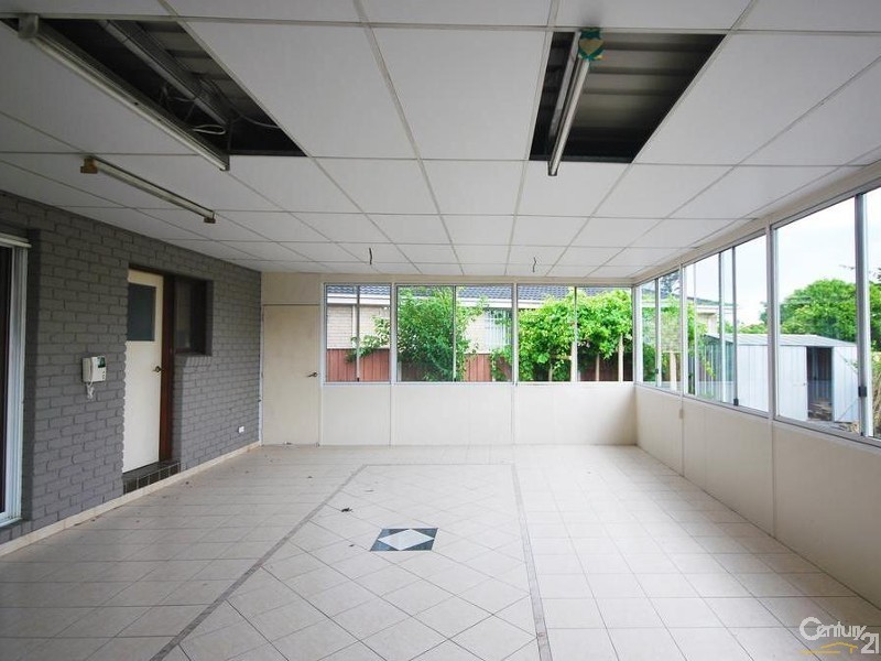 9 Nineveh Crescent, Greenfield Park NSW 2176