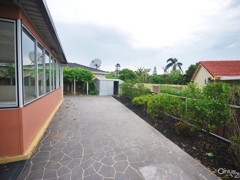 9 Nineveh Crescent, Greenfield Park NSW 2176